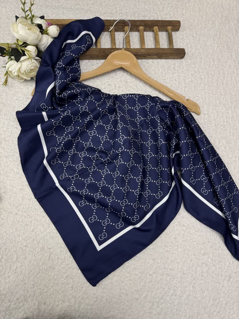 روسری ابریشم گوچی قواره ۱۰۰