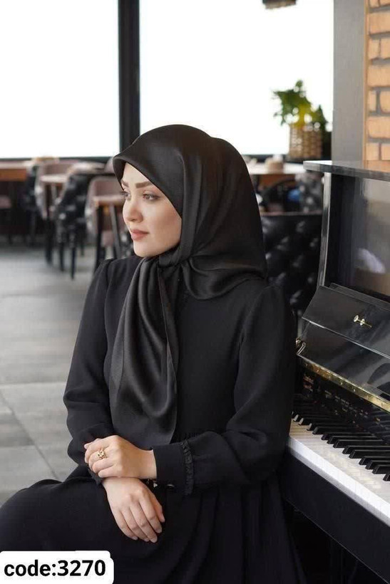 روسری کریستال مشکی قواره ۱۳۰ سر نمیخوره؛کاملا سبک