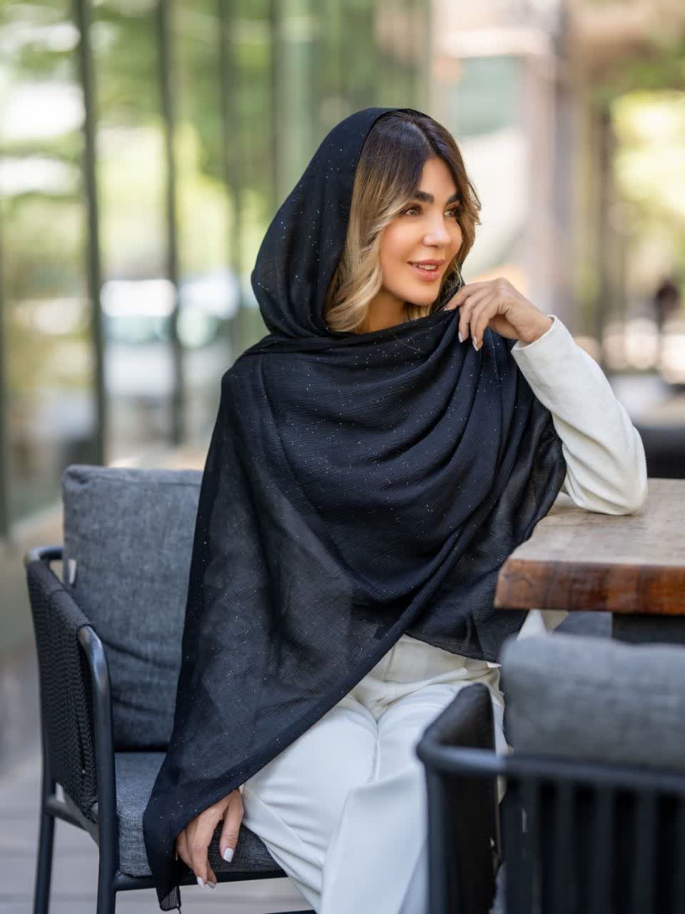 شال مشکی اکلیلی اناهیتا سبک  لطیف